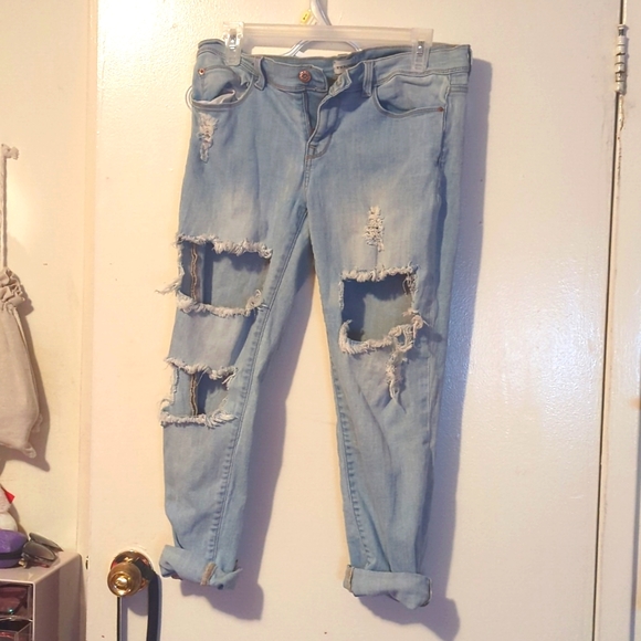Cropped ripped denim jeans - Picture 1 of 3